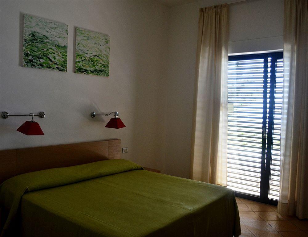 Hotel Cala Luna Кала-Гононе Екстер'єр фото